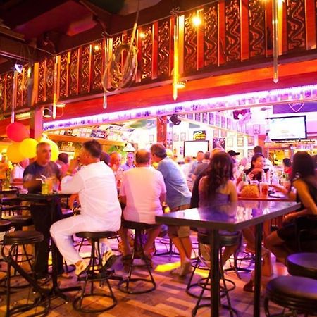 The Expat Hotel Patong Экстерьер фото