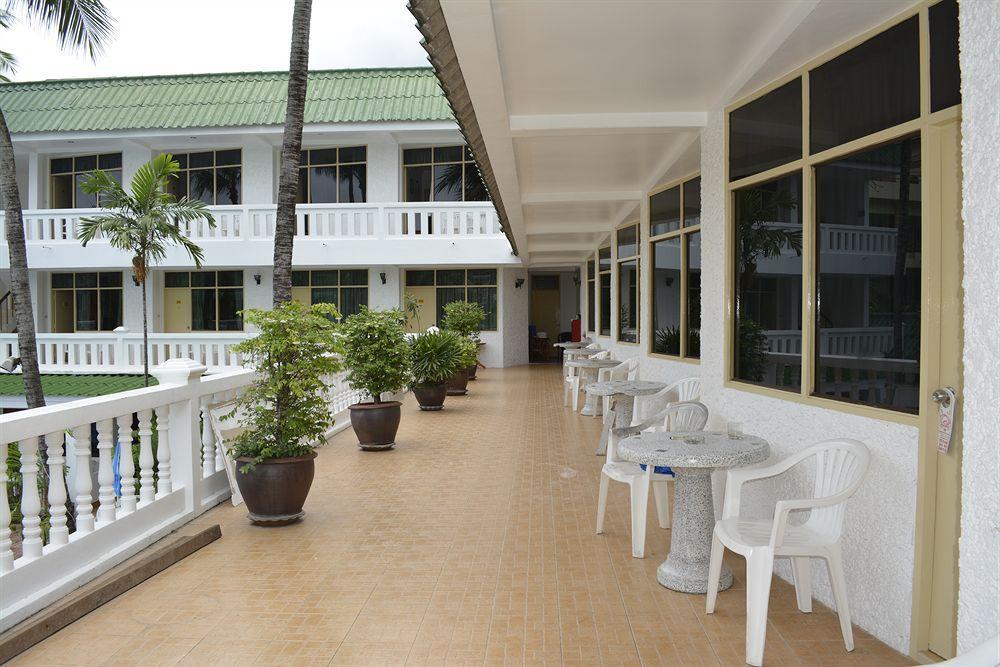 The Expat Hotel Patong Экстерьер фото