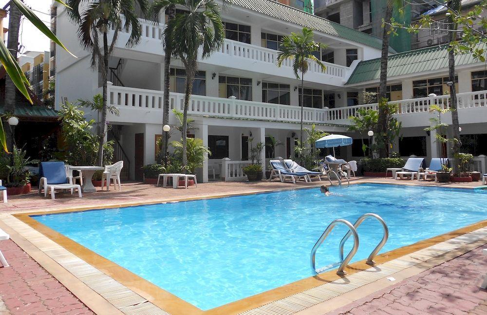 The Expat Hotel Patong Экстерьер фото