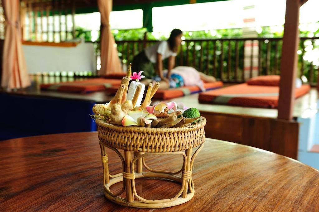 The Expat Hotel Patong Экстерьер фото