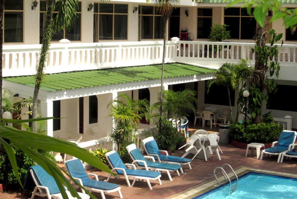 The Expat Hotel Patong Экстерьер фото