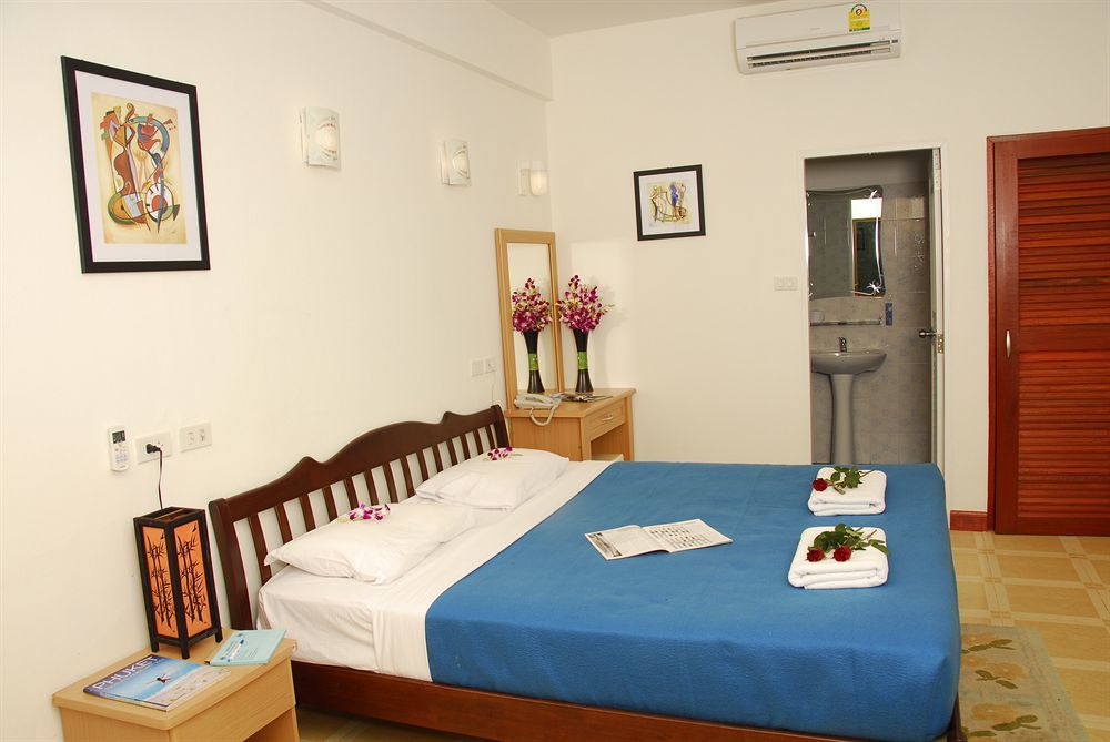 The Expat Hotel Patong Экстерьер фото